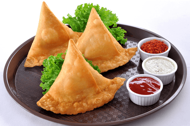 Vegetable Samosa 10 pieces Tray’s